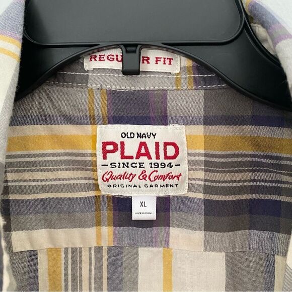 Old Navy Plaid Men’s Regular Fit Short Sleeve Button Down Shirt - Picture 2 of 3